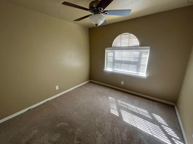 Building Photo - 1308 Montgomery St