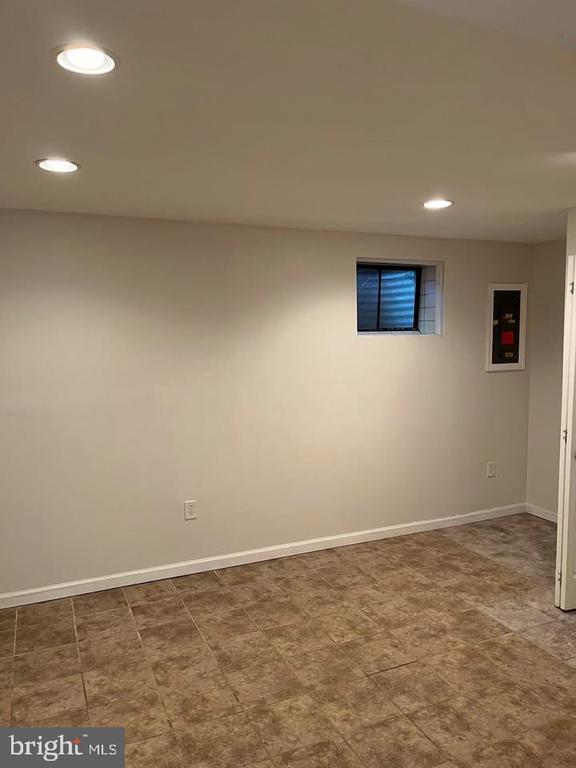 Building Photo - 14363 Berkshire Dr