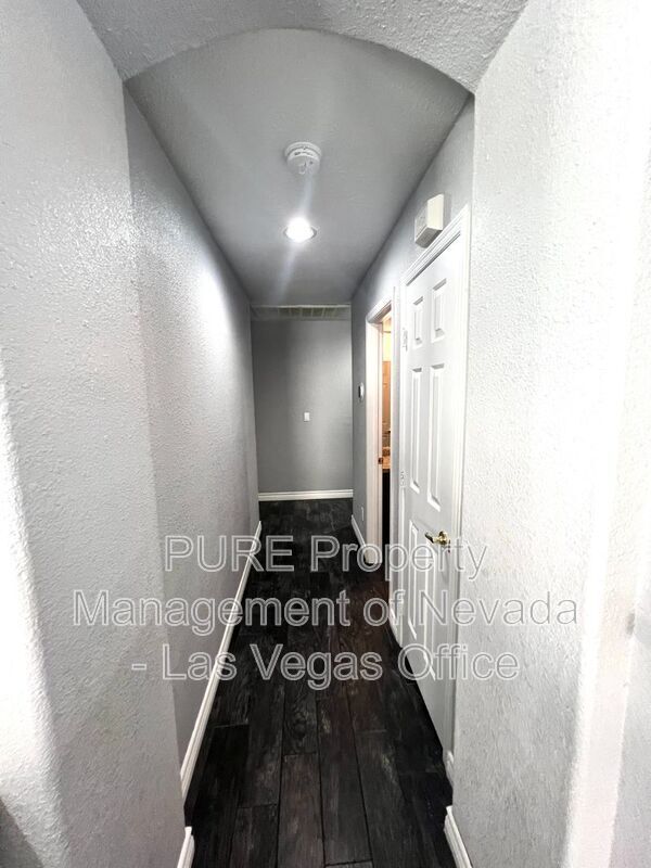 Building Photo - 1401 Healing Waters Ln