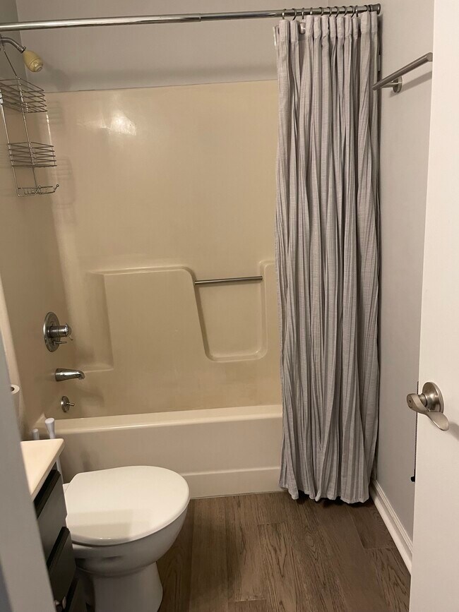 Building Photo - 2840 Hollymead Dr