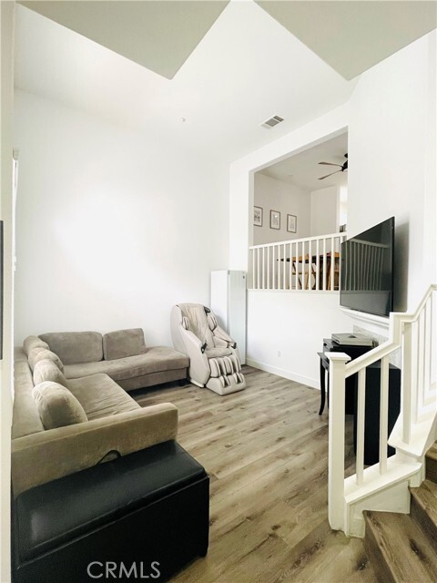 Building Photo - 1210 Mendez Dr