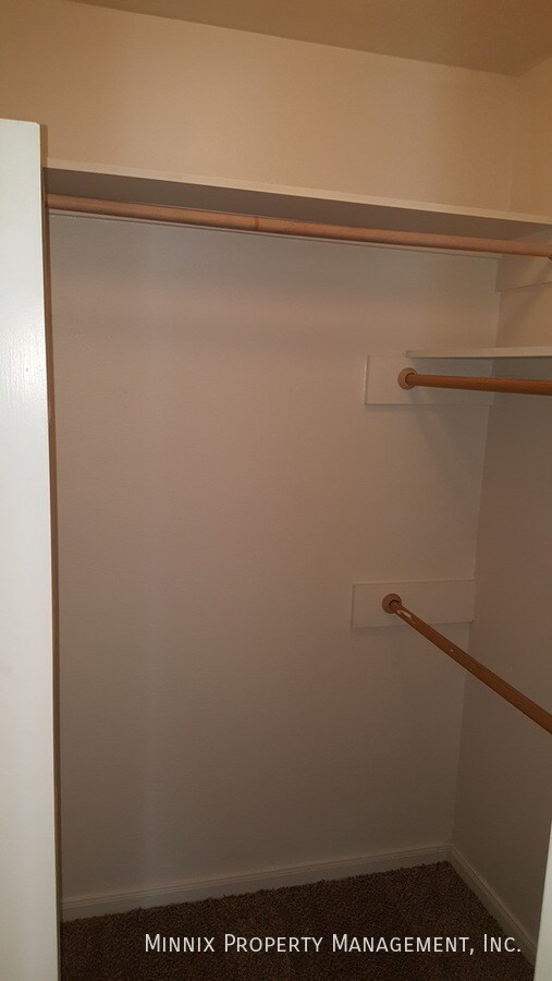 Building Photo - 517 N Brentwood Ave