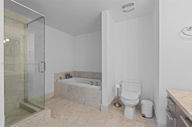 Building Photo - 253 NE 2nd St