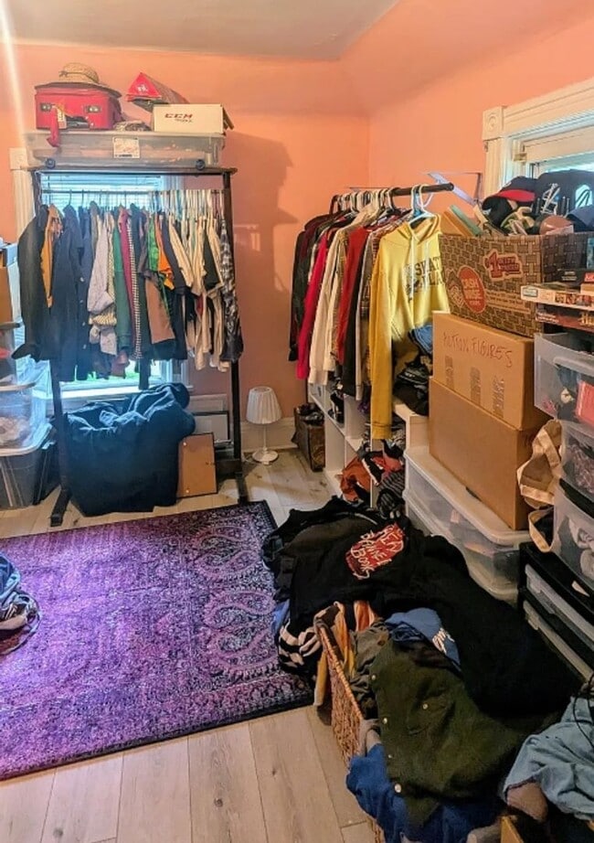 Building Photo - 1802 W 3rd St