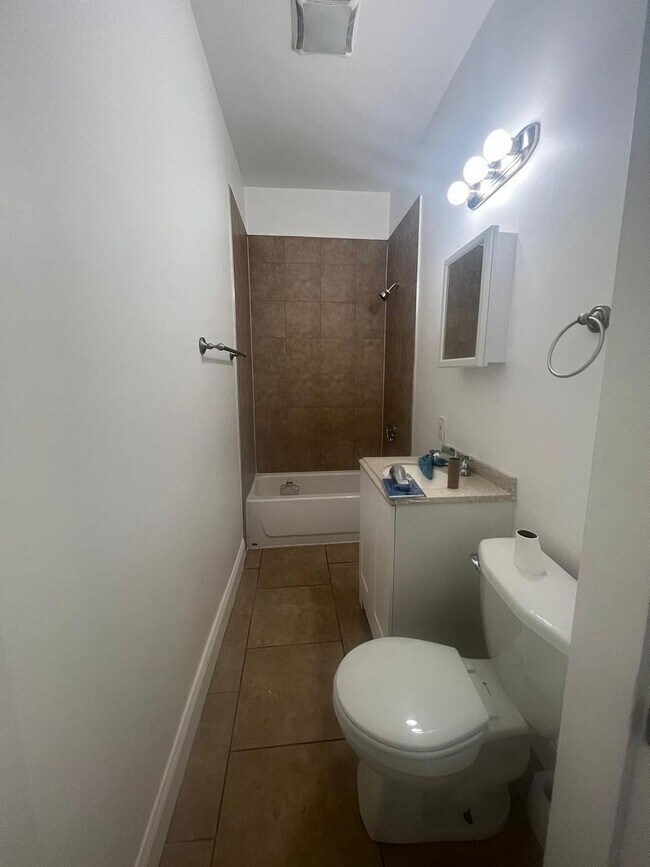 Building Photo - Washington Investment LLC