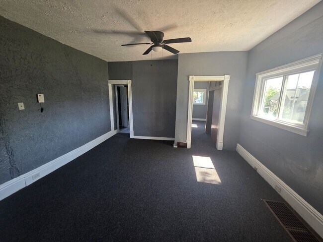 Building Photo - 1703 Bailie Ave