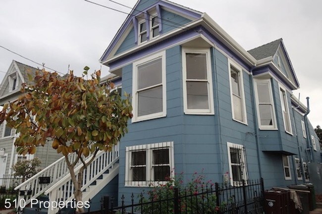 Building Photo - 1055 48th St