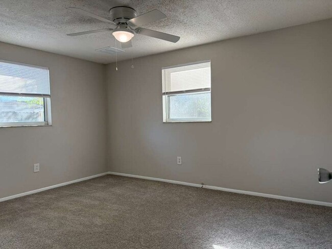 Building Photo - Gulfpfort Home With A Bonus Room