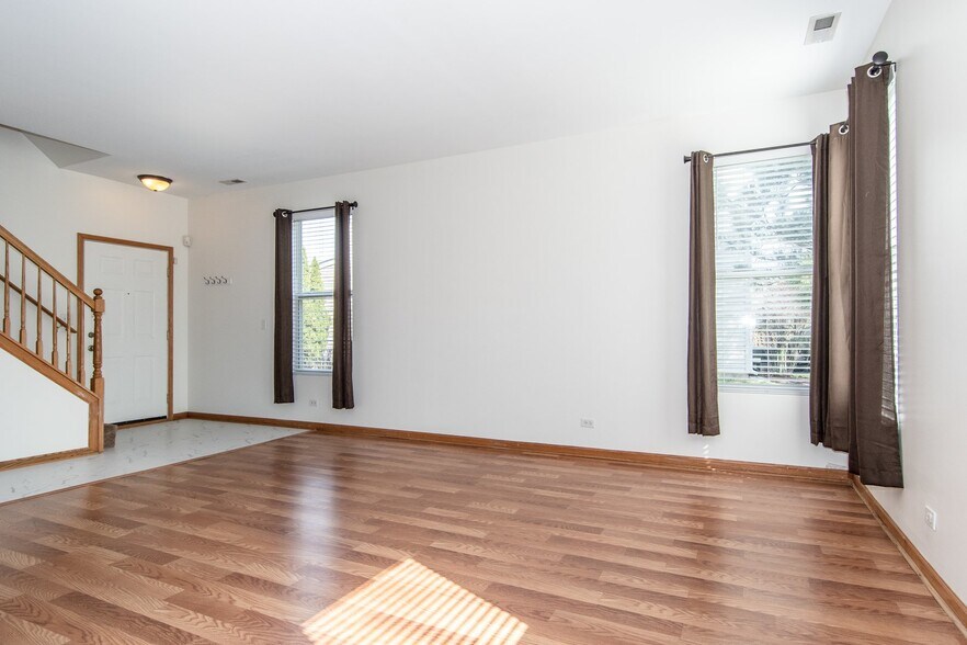 Building Photo - 4133 Blackstone Dr