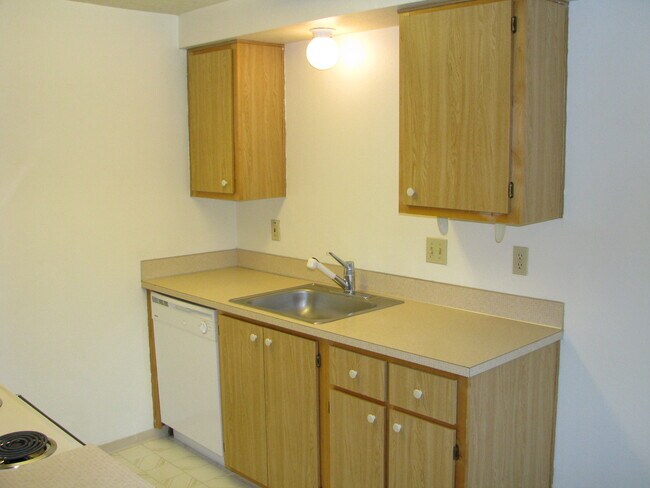 Building Photo - 4263 Tiffany Pl NE