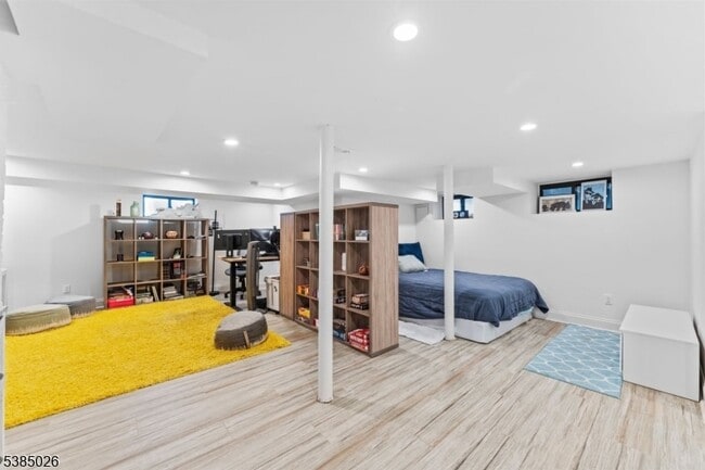 Building Photo - 283 Orange Rd