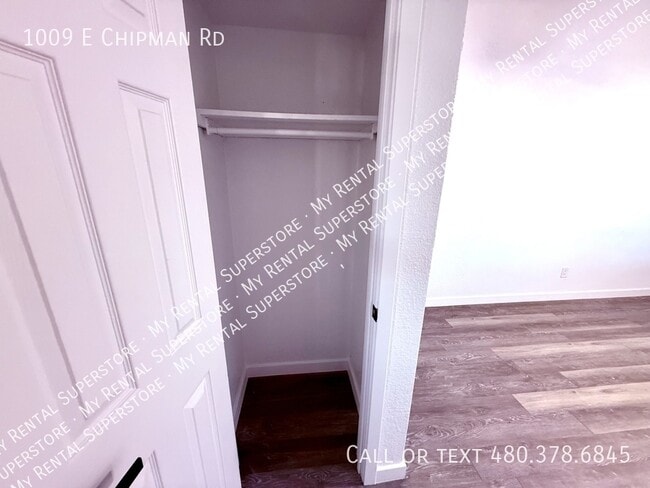 Building Photo - 1009 E Chipman Rd