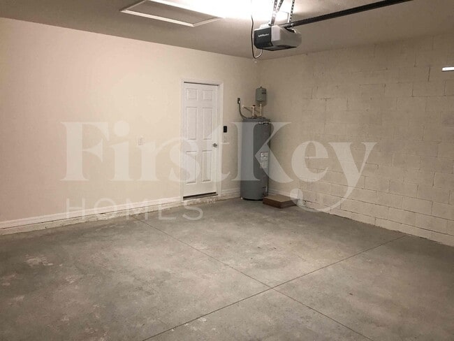 Building Photo - 217 NW 9th St