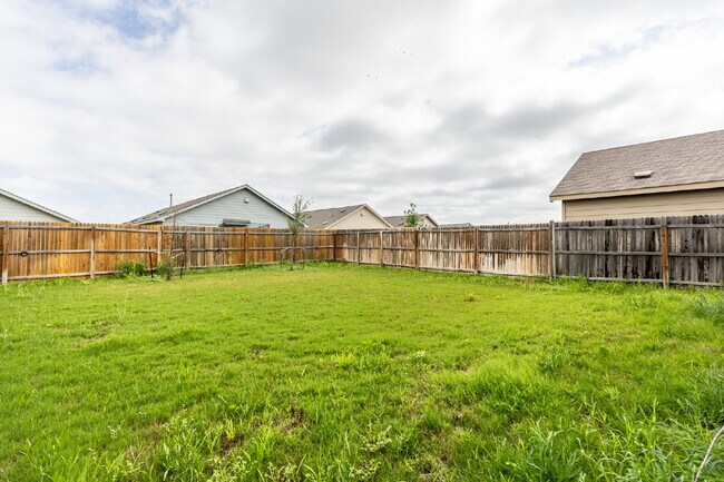 Building Photo - 331 Ambush Ridge