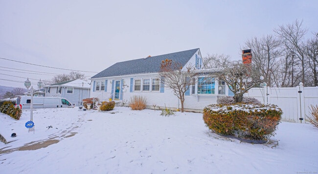 Building Photo - 92 Plainfield Dr