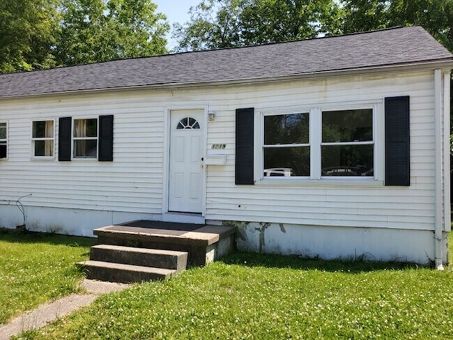Primary Photo - 1219-1221 Joan Ave