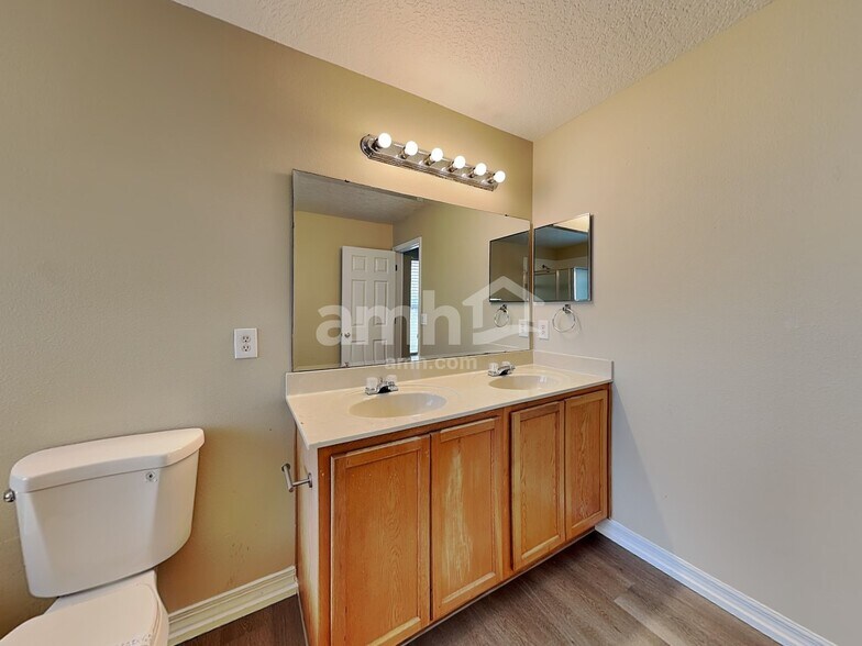 Building Photo - 2475 Breezy Meadow Rd