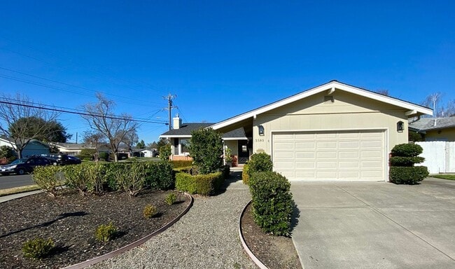 Building Photo - Centrally Located Three Bedroom North Napa Home