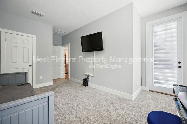Building Photo - 9921 Element Rd