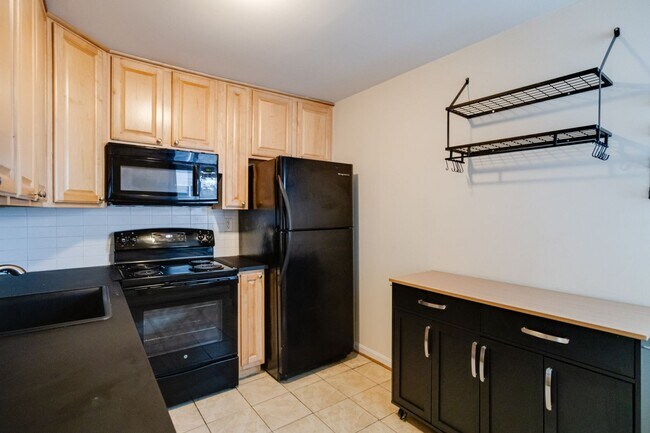 Building Photo - Crofton Condo For Rent