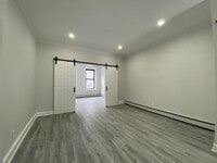 Building Photo - 338 2nd St