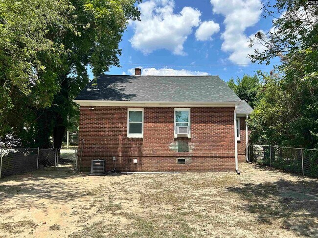 Building Photo - 2112 Academy St