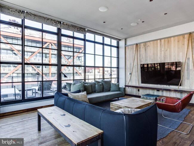 Building Photo - 2030 8th St NW