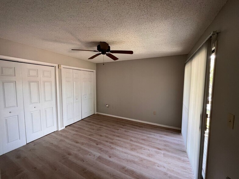 Building Photo - 225 S Tropical Trail