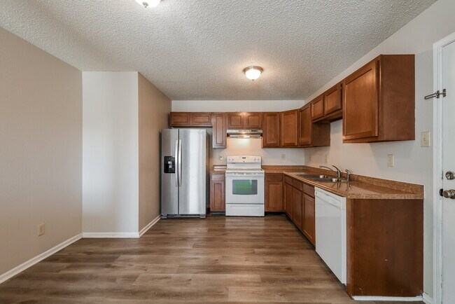 Building Photo - 526 Florence Dr