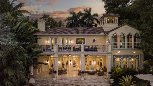 Building Photo - 5801 Pine Tree Dr