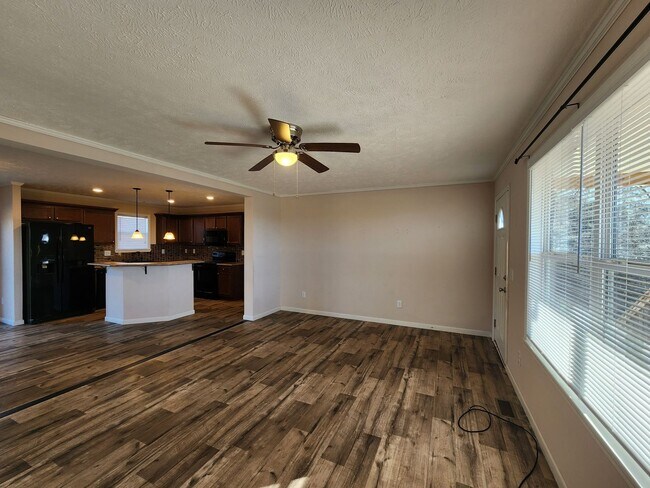 Building Photo - 312 McLean Heights Ct
