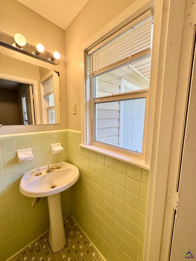 Building Photo - 102 Varee Dr