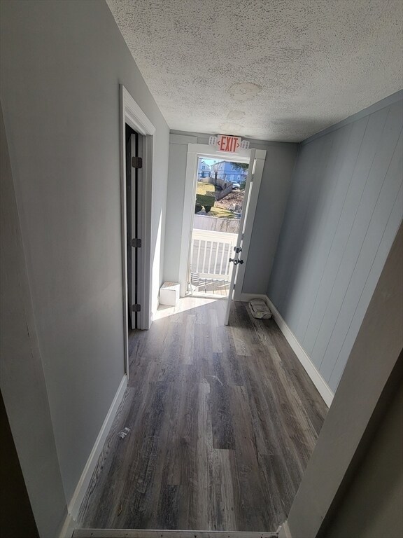 Building Photo - 994 River St