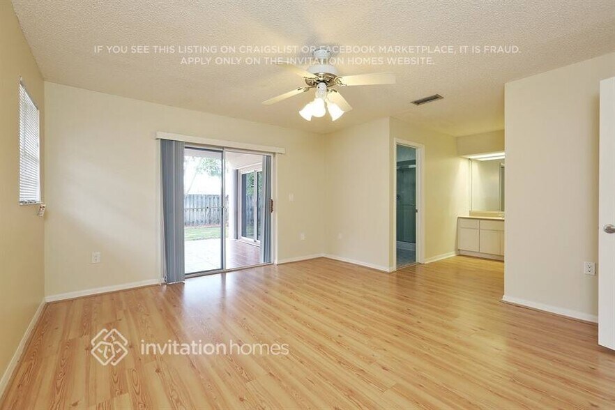 Building Photo - 11255 SW 143rd Ct