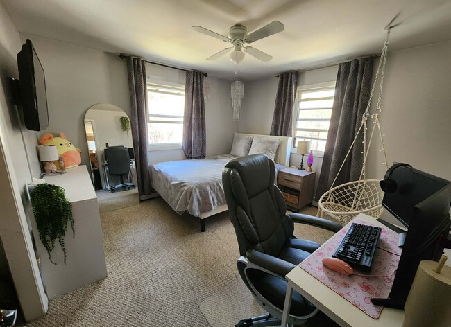 Building Photo - Unit 63