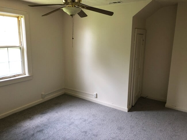 Building Photo - 1505 Rugby Rd