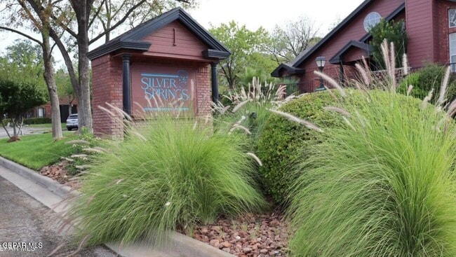 Building Photo - 31 Stratford Hall Cir