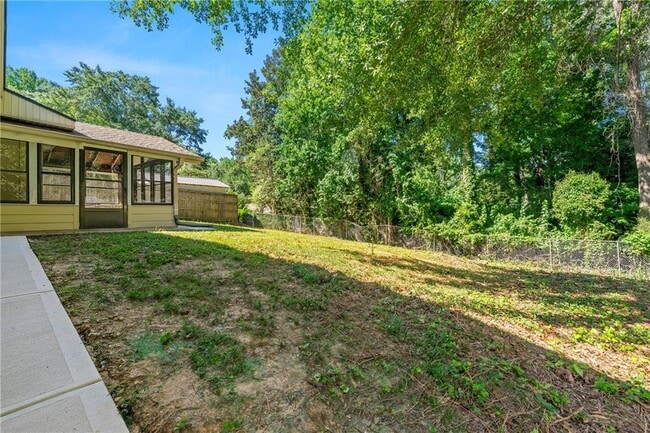 Building Photo - 4192 N Shallowford Rd