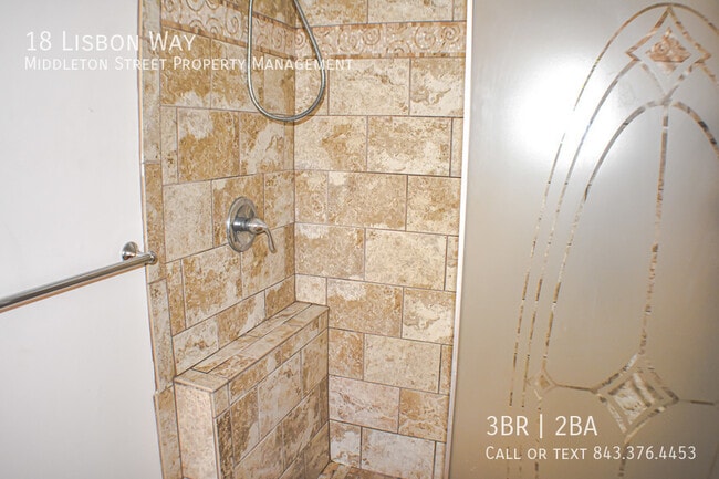 Building Photo - 18 Lisbon Way