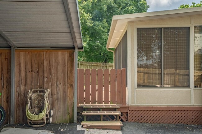 Building Photo - 511 Henry St