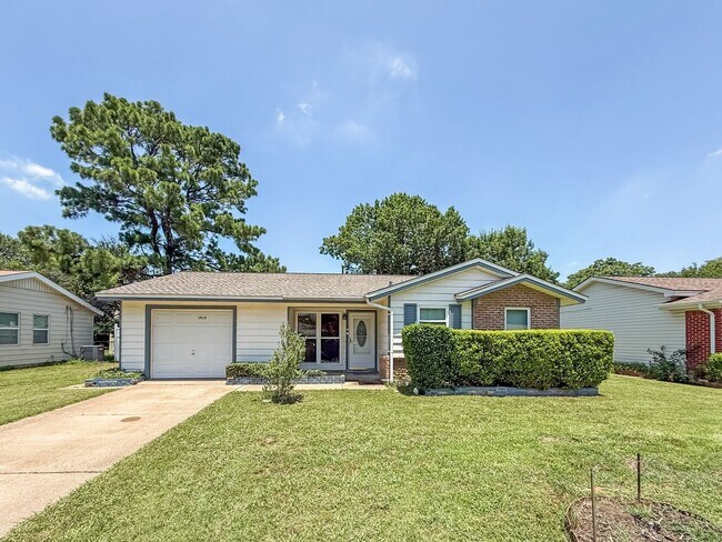 Primary Photo - Charming Updated Home in Prime Irving Loca...