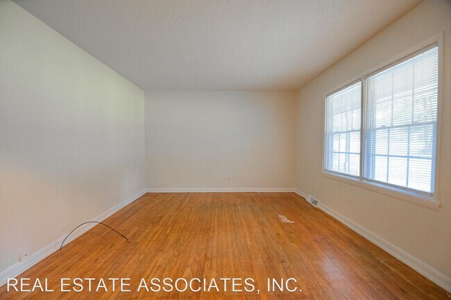 Building Photo - 3 br, 1.5 bath House - 306 5th Street