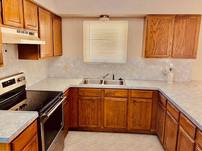 Building Photo - BEAUTIFUL COUNTRY 2 BEDROOM LEASE HOME IN ...