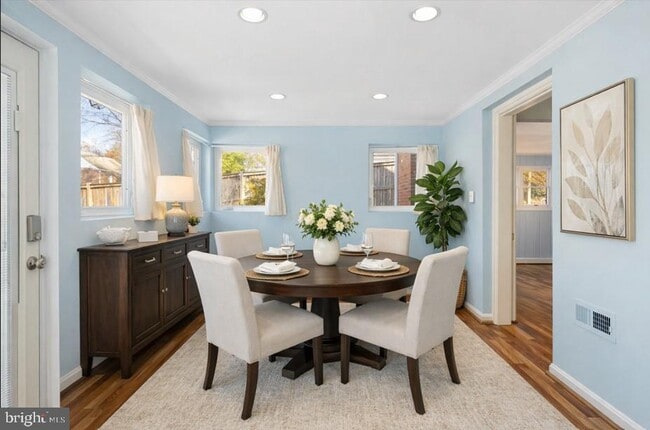 Building Photo - 1611 Ballard St