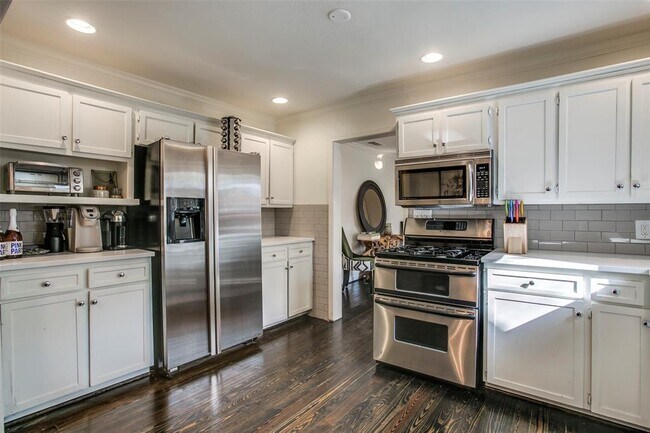 Building Photo - 4559 Elsby Ave