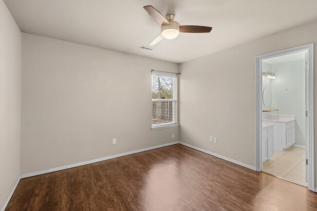 Building Photo - Wonderful two-story house