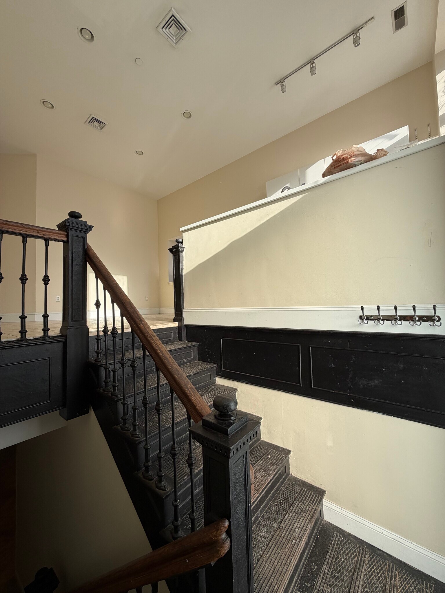 Building Photo - 108 Richmond St