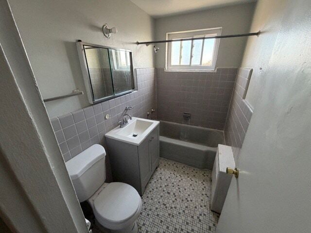 Building Photo - 6103 N Seeley Ave