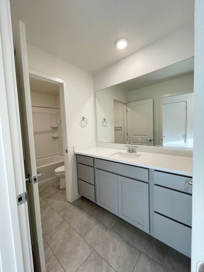 Building Photo - Superb Condo Living in North Natomas! 4 be...