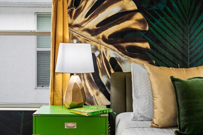 Building Photo - 4710 Sleepy Hollow Dr